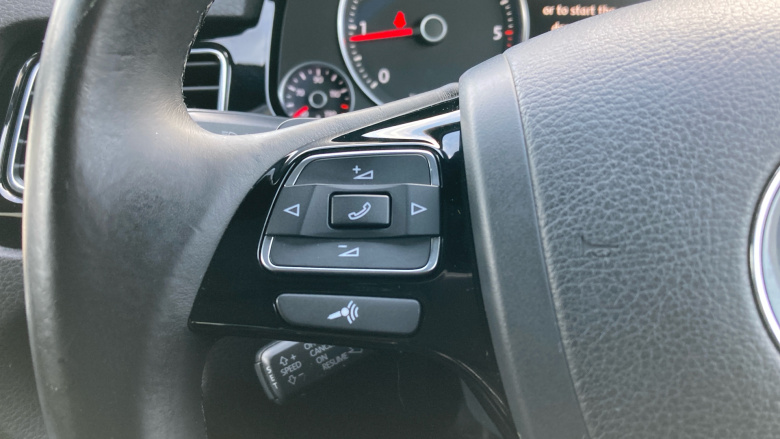 Volkswagen Touareg 3.0 V6 TDI BlueMotion Tech 262 R-Line 5dr Tip Auto Diesel Estate